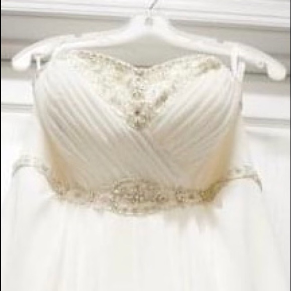 Signature Galina Wedding Dress - Picture 7 of 8